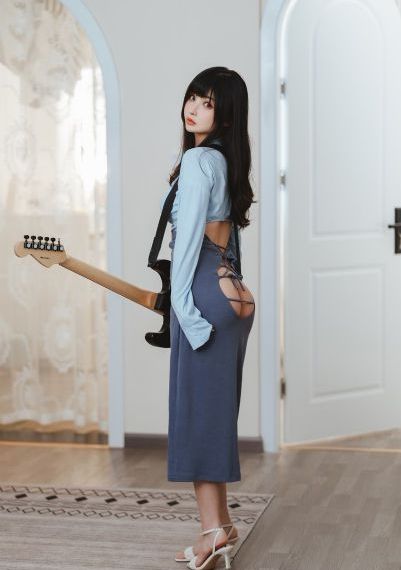 一级黄片美女日皮公交车_高清免费播放